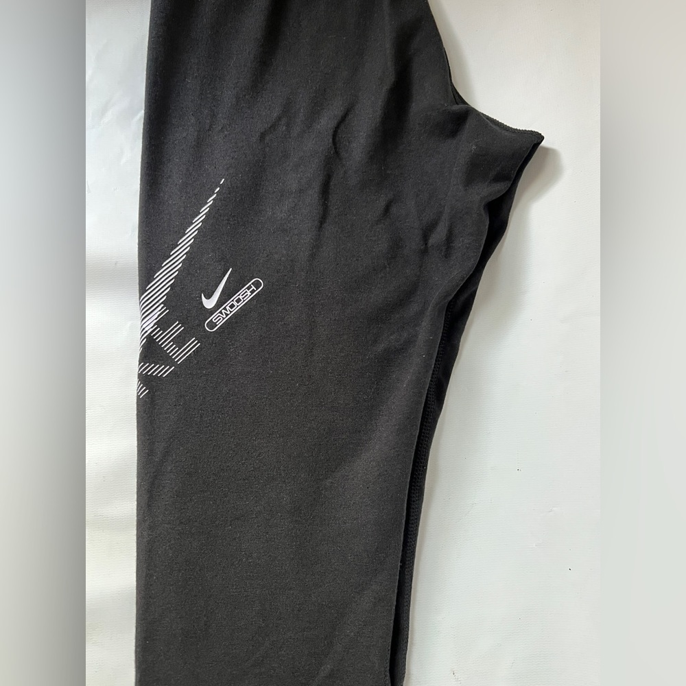 Women’s Nike Leggings Blk/Wht Sz S - Picture 2 of 4